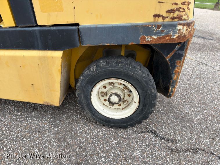 image for item EP7860 1999 Yale GP110MJNGBE099 forklift