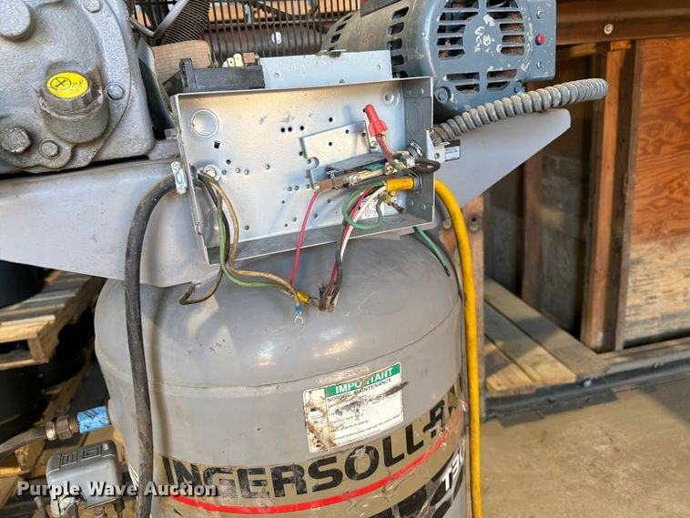 image for item EP7891 1997 Ingersoll Rand T30 air compressor