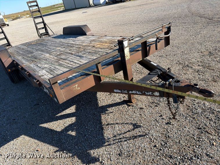 image for item EP7896 2004 PJ equipment trailer