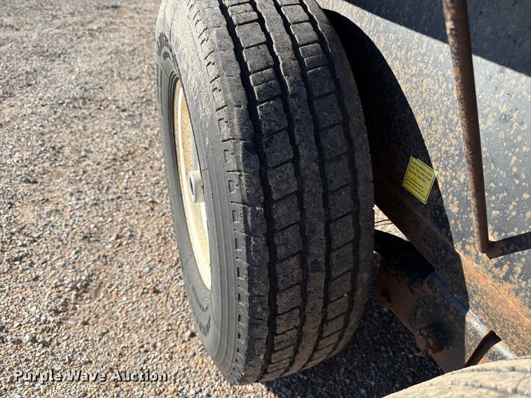 image for item EP7896 2004 PJ equipment trailer