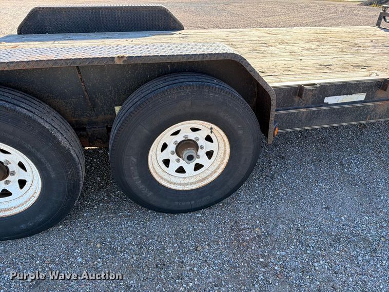 image for item EP7896 2004 PJ equipment trailer