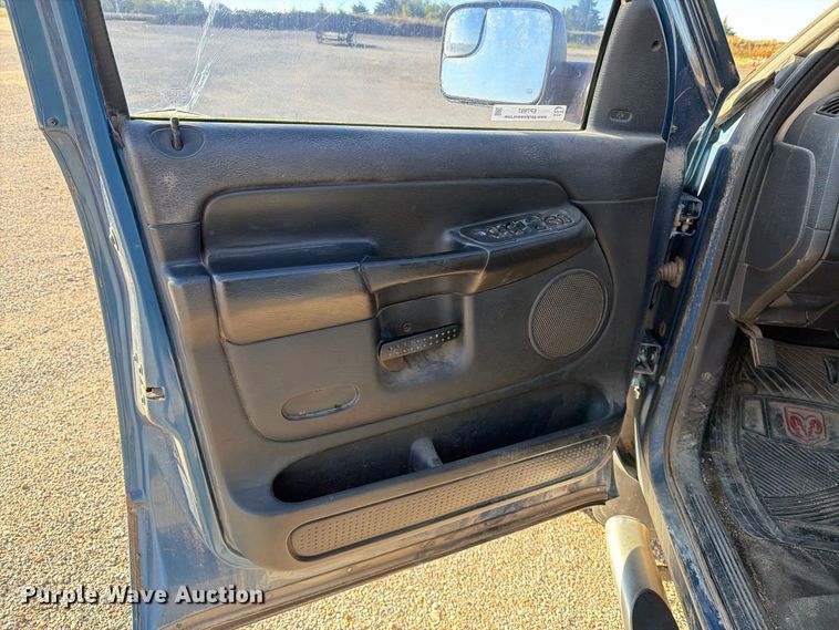 image for item EP7897 2004 Dodge Ram 2500 Crew Cab pickup truck