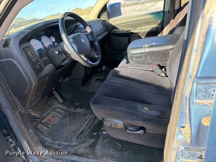 image for item EP7897 2004 Dodge Ram 2500 Crew Cab pickup truck