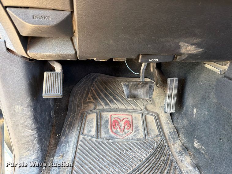 image for item EP7897 2004 Dodge Ram 2500 Crew Cab pickup truck