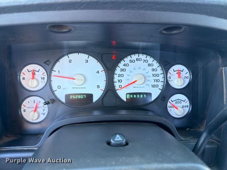 image for item EP7897 2004 Dodge Ram 2500 Crew Cab pickup truck