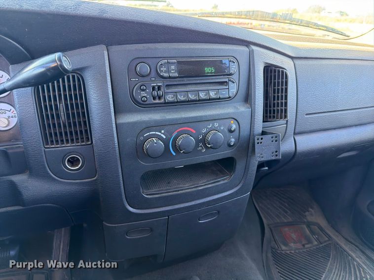 image for item EP7897 2004 Dodge Ram 2500 Crew Cab pickup truck