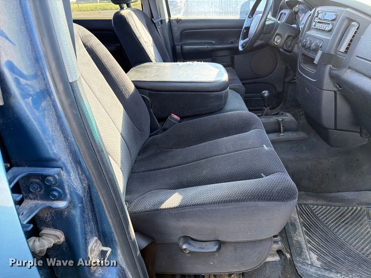 image for item EP7897 2004 Dodge Ram 2500 Crew Cab pickup truck
