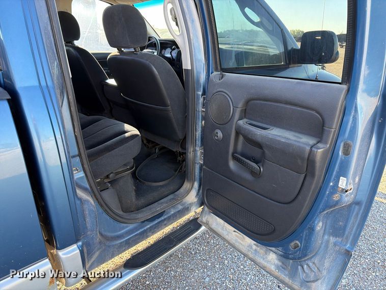image for item EP7897 2004 Dodge Ram 2500 Crew Cab pickup truck