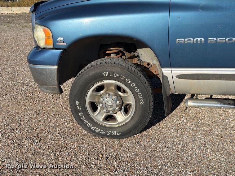 image for item EP7897 2004 Dodge Ram 2500 Crew Cab pickup truck