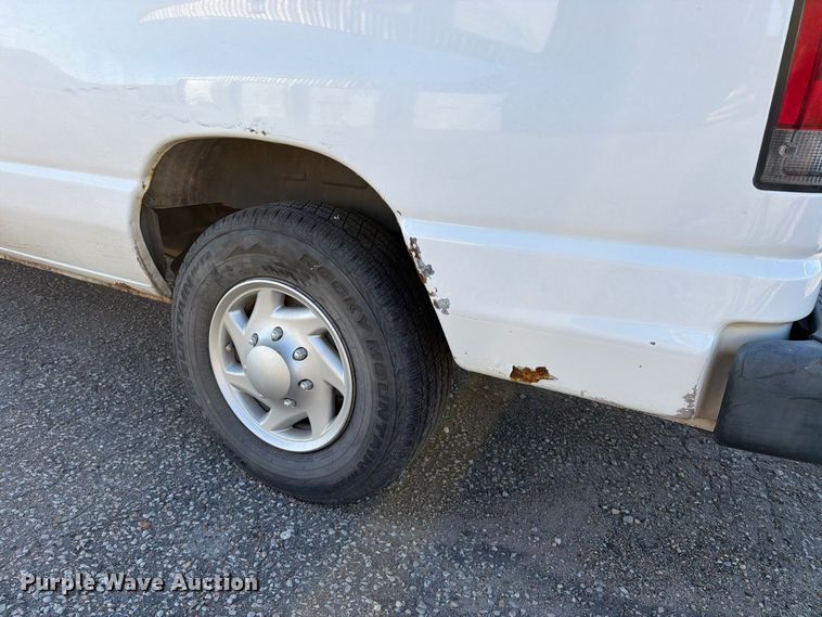 image for item EP7922 2008 Ford E250 van
