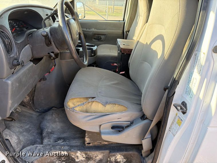 image for item EP7922 2008 Ford E250 van
