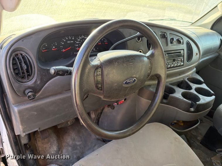 image for item EP7922 2008 Ford E250 van