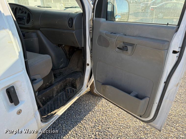 image for item EP7922 2008 Ford E250 van
