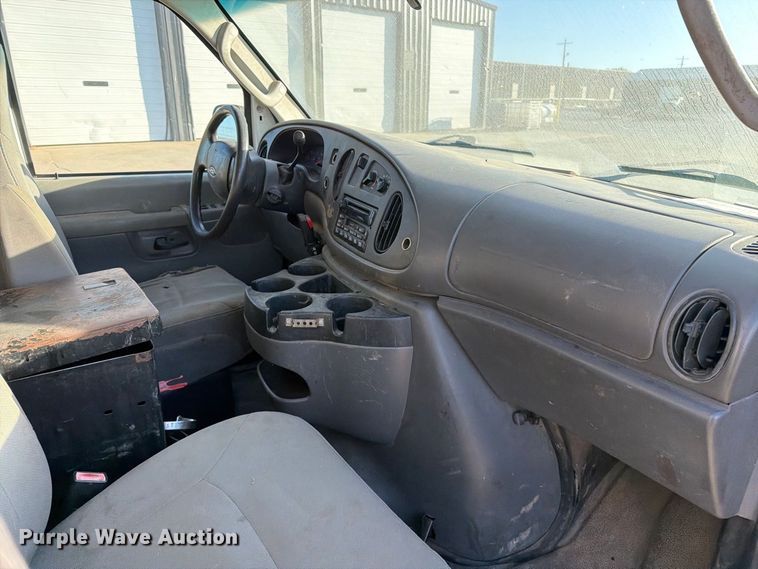 image for item EP7922 2008 Ford E250 van
