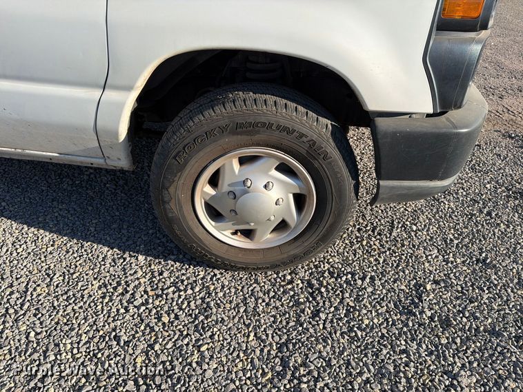 image for item EP7922 2008 Ford E250 van