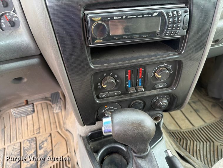 image for item ER1923 2005 GMC Envoy SUV