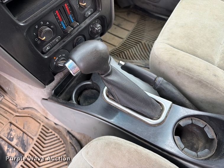 image for item ER1923 2005 GMC Envoy SUV