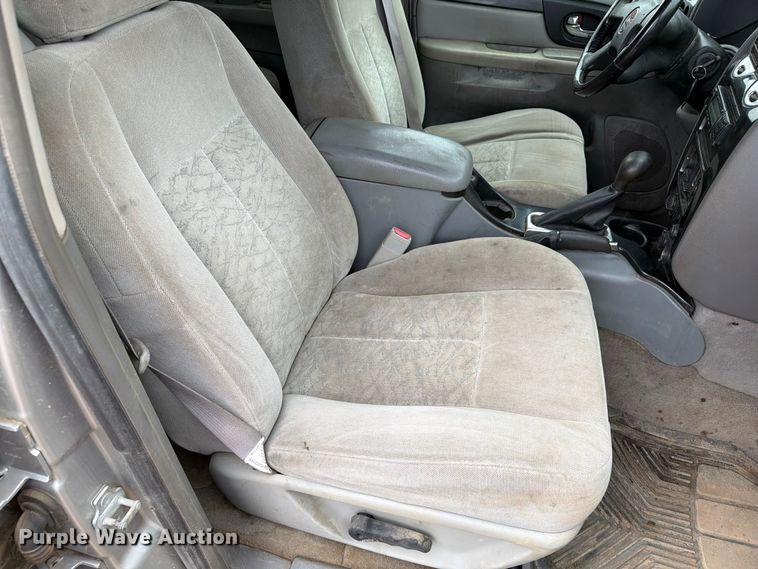 image for item ER1923 2005 GMC Envoy SUV