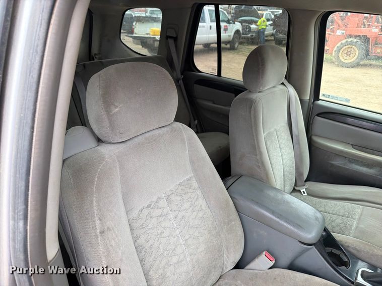 image for item ER1923 2005 GMC Envoy SUV