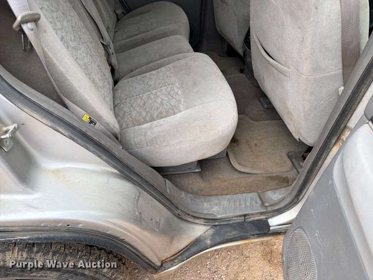 image for item ER1923 2005 GMC Envoy SUV
