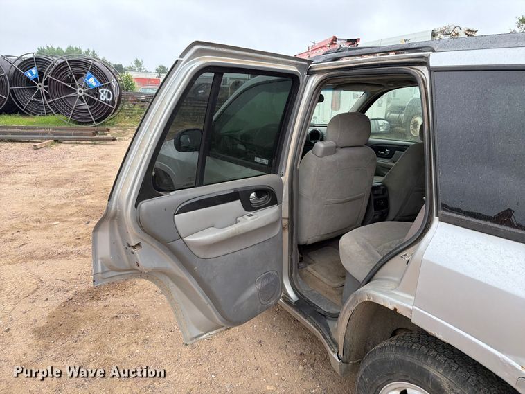 image for item ER1923 2005 GMC Envoy SUV