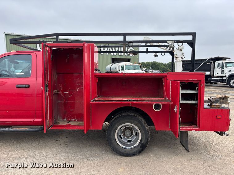 image for item ER3376 2014 RAM 3500 utility bed pickup truck