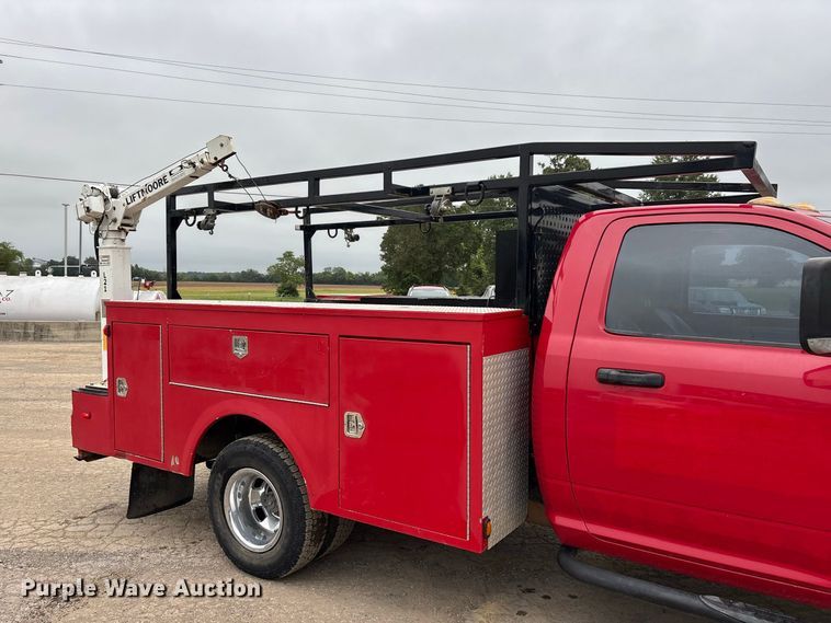image for item ER3376 2014 RAM 3500 utility bed pickup truck