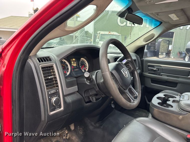 image for item ER3376 2014 RAM 3500 utility bed pickup truck