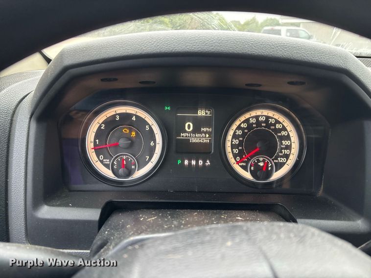 image for item ER3376 2014 RAM 3500 utility bed pickup truck