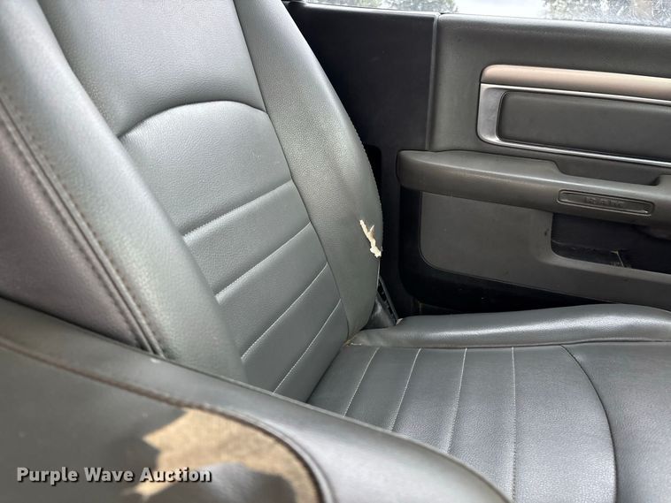 image for item ER3376 2014 RAM 3500 utility bed pickup truck