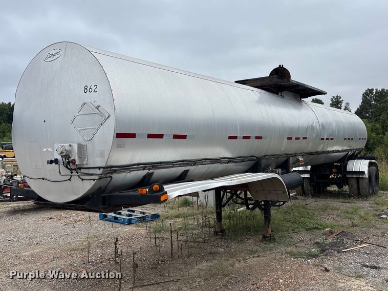 1999 Etnyre asphalt trailer