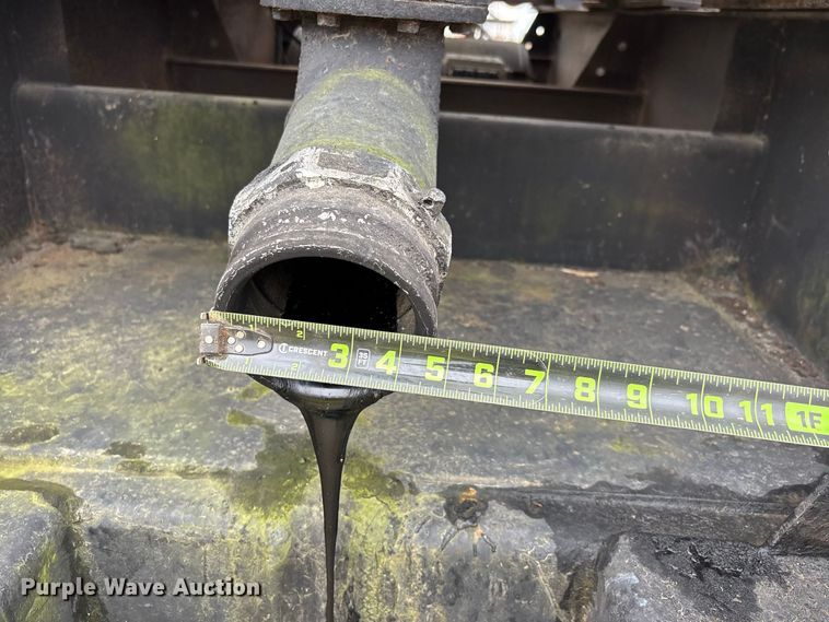 image for item ER3380 1999 Etnyre asphalt trailer