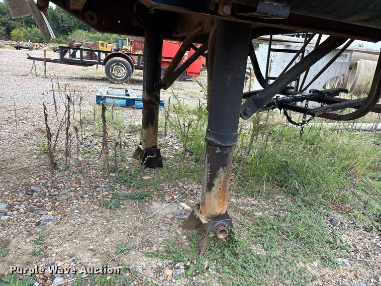 image for item ER3380 1999 Etnyre asphalt trailer