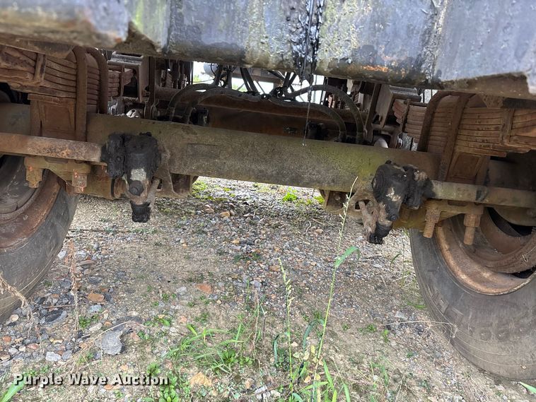 image for item ER3380 1999 Etnyre asphalt trailer
