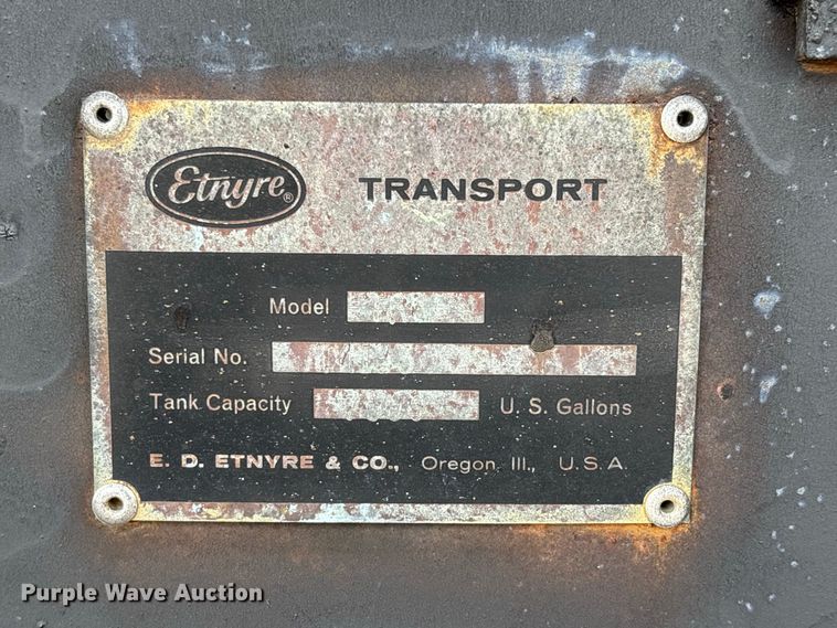 image for item ER3380 1999 Etnyre asphalt trailer