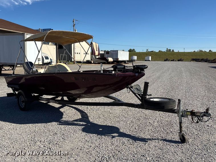 image for item ER3428 2000 Lowe 160W boat