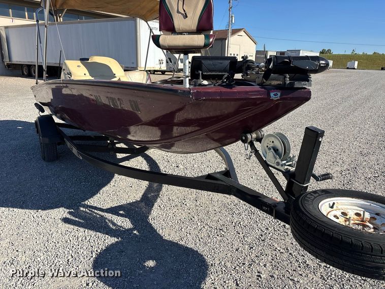 image for item ER3428 2000 Lowe 160W boat