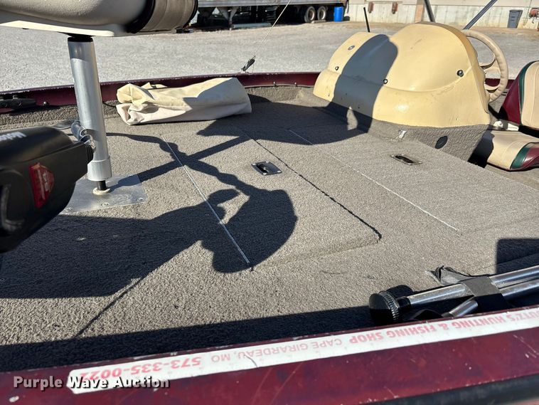 image for item ER3428 2000 Lowe 160W boat