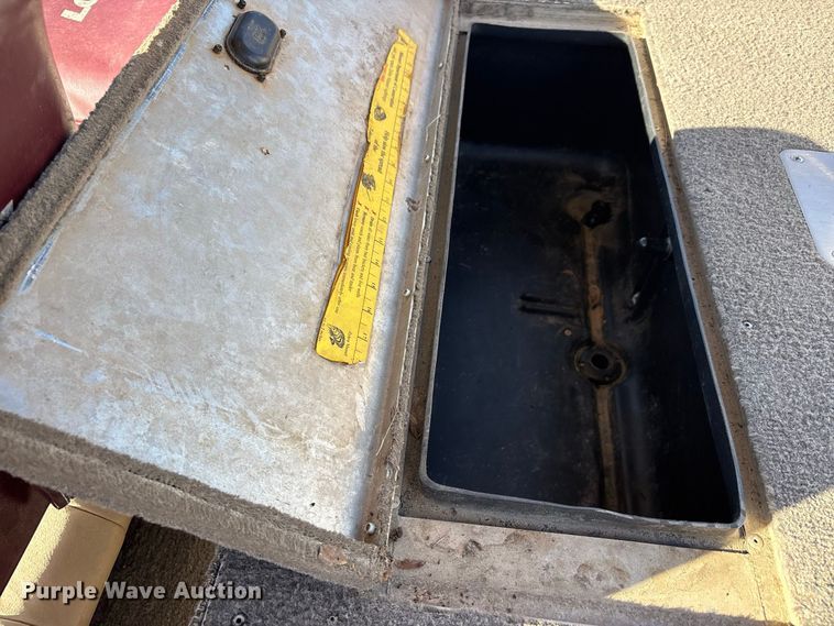image for item ER3428 2000 Lowe 160W boat