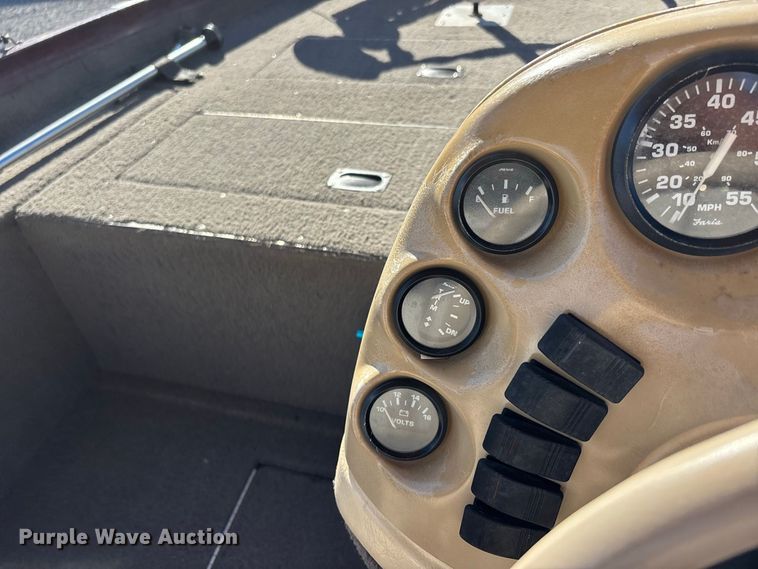 image for item ER3428 2000 Lowe 160W boat