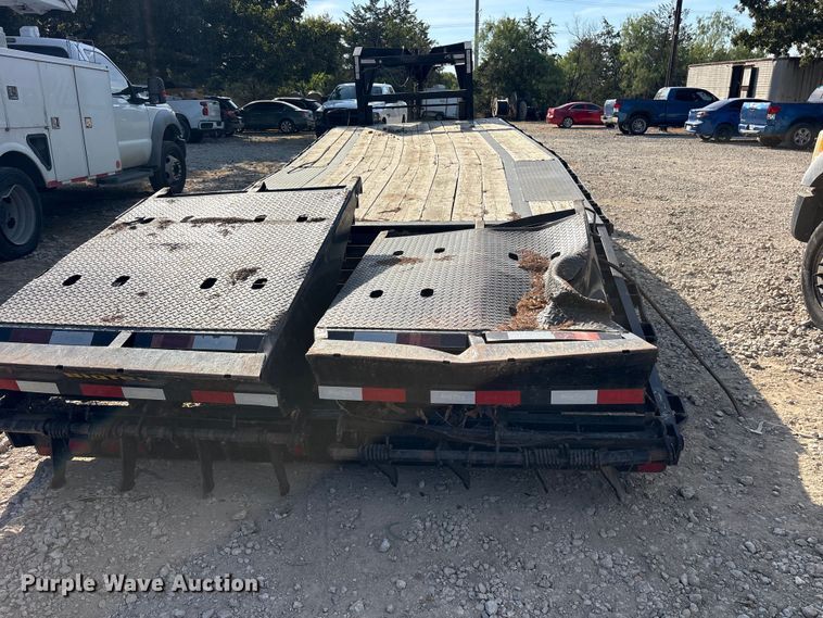 image for item ES8178 2023 Big Tex Trailers 14GN-20BK+5MR equipment trailer