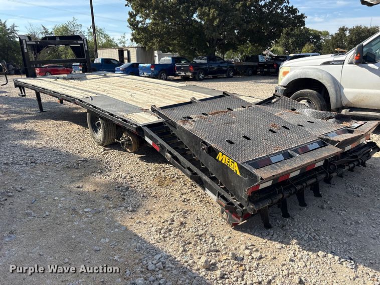 image for item ES8178 2023 Big Tex Trailers 14GN-20BK+5MR equipment trailer