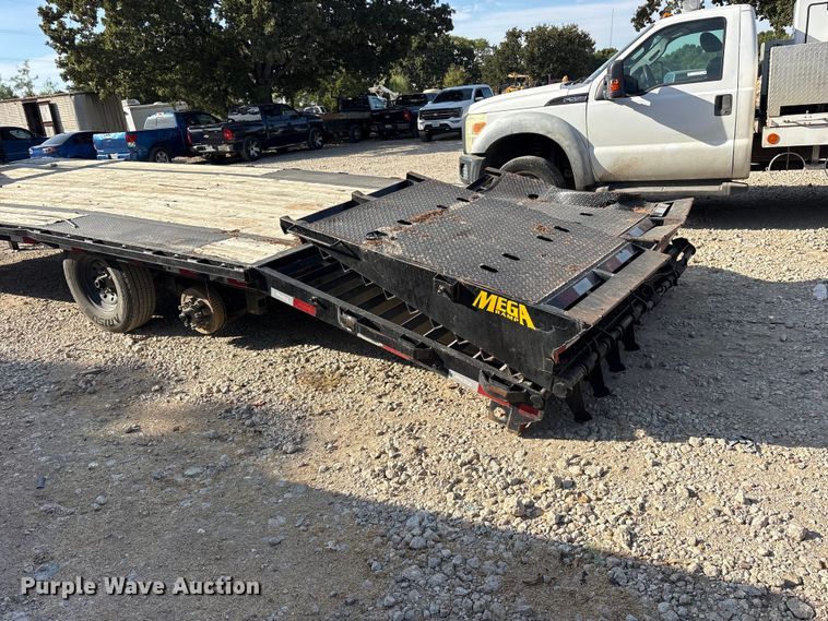 image for item ES8178 2023 Big Tex Trailers 14GN-20BK+5MR equipment trailer