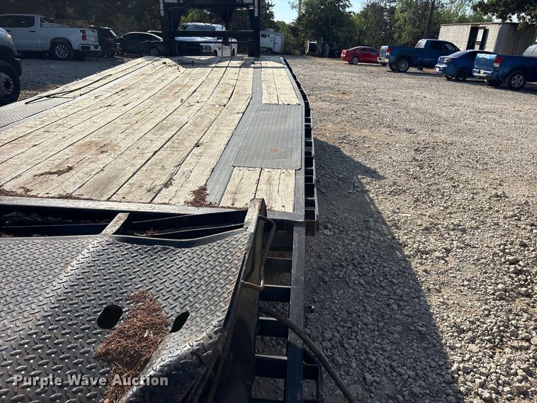 image for item ES8178 2023 Big Tex Trailers 14GN-20BK+5MR equipment trailer