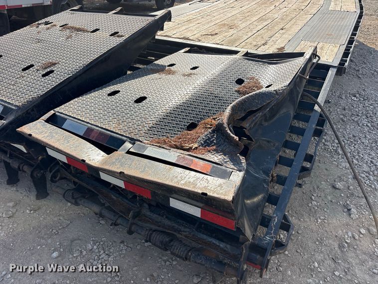 image for item ES8178 2023 Big Tex Trailers 14GN-20BK+5MR equipment trailer