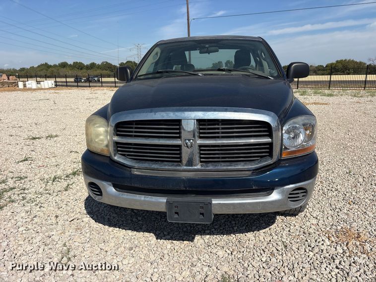 image for item ES8182 2006 Ram 1500 Crew Cab pickup truck
