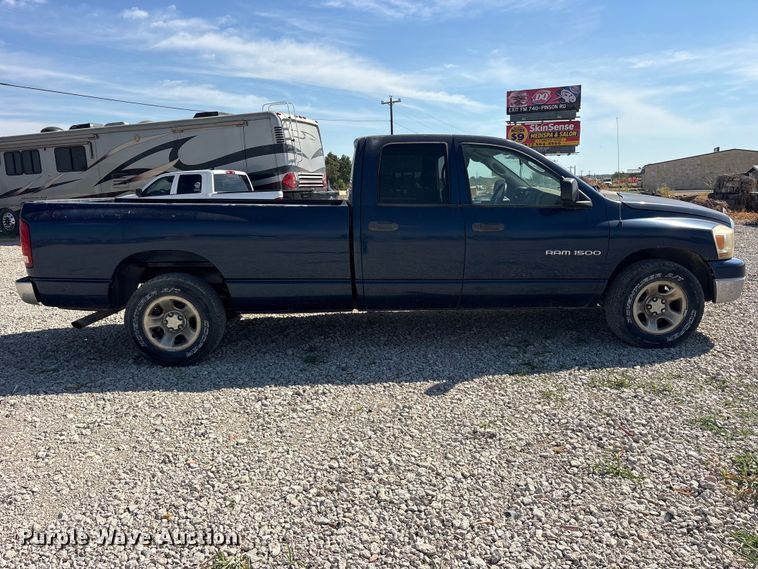 image for item ES8182 2006 Ram 1500 Crew Cab pickup truck