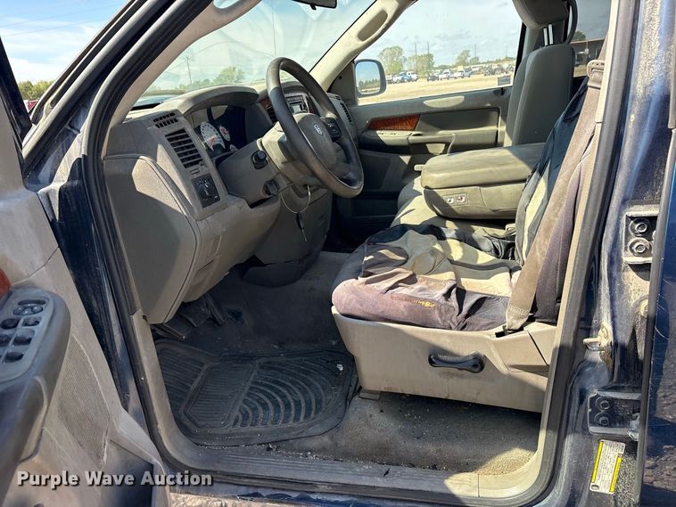 image for item ES8182 2006 Ram 1500 Crew Cab pickup truck