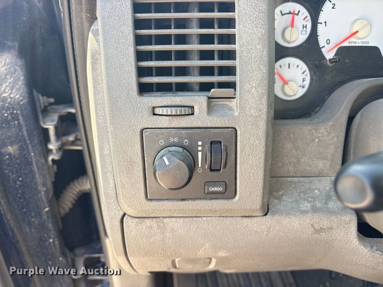 image for item ES8182 2006 Ram 1500 Crew Cab pickup truck