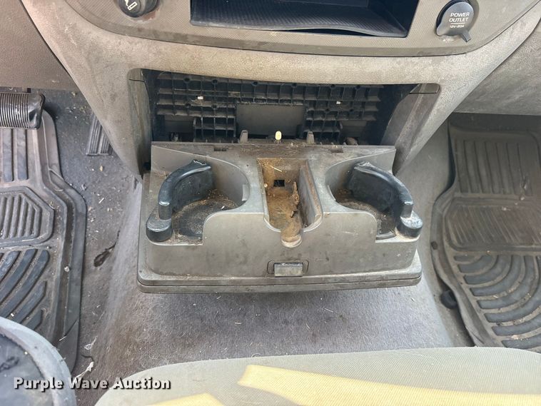 image for item ES8182 2006 Ram 1500 Crew Cab pickup truck